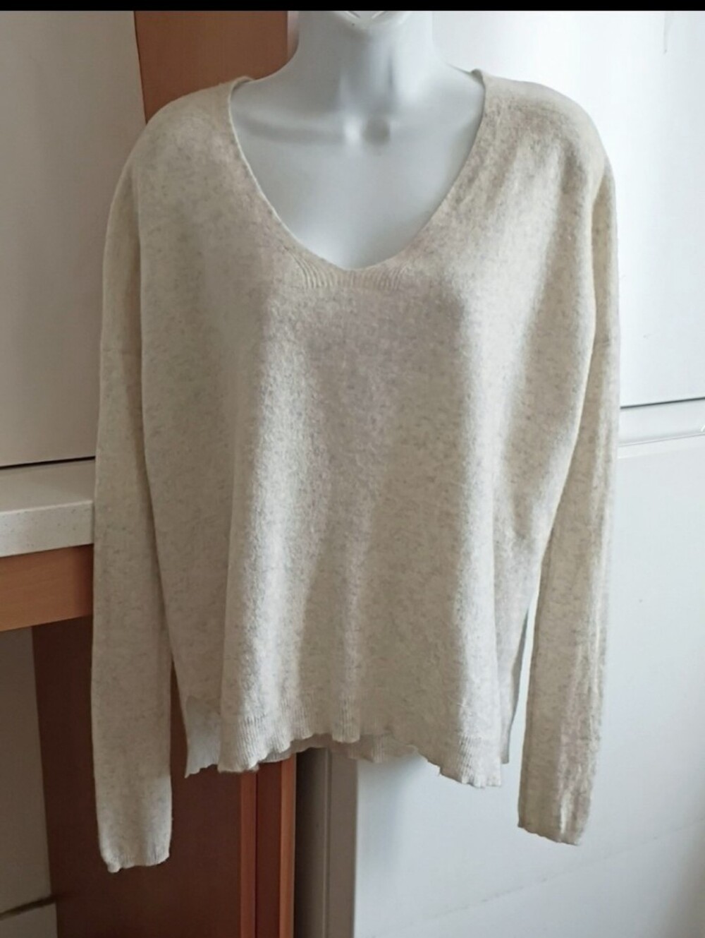 Vince Cashmere 100% V-Neck Lightweight Sweater In Ivory sz XS